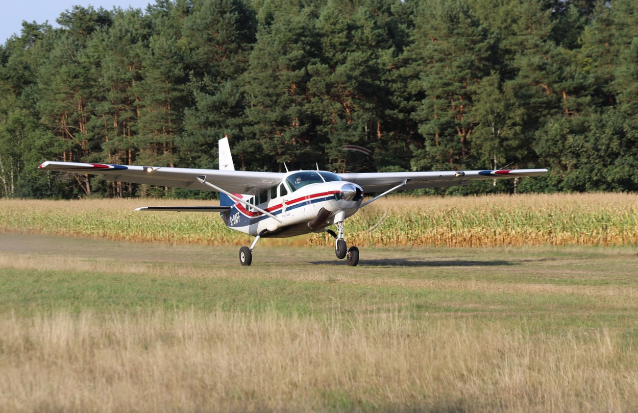 Ejtőernyős tandemugrás: A bakancslista kedvence