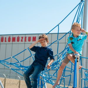 Tavasszal is kitűnő programokkal vár a RepTár Szolnoki Repülőmúzeum és a Várkapu Szolnoki Látogatóközpont Tavasszal is kitűnő programokkal vár a RepTár Szolnoki Repülőmúzeum és a Várkapu Szolnoki Látogatóközpont