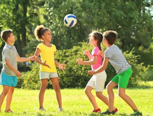 Tanulás játékosan – hogyan fejlődik a gyerek nyáron is?