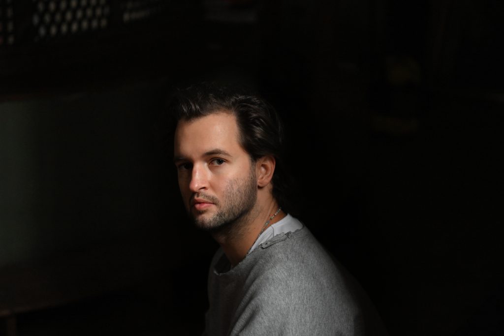 Zene, fény és közösség – jótékonysági karácsonyi koncert a Fő utcában