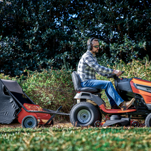 Hogyan tehetjük fűnyíró traktorunkat a legsokoldalúbb szerszámmá?