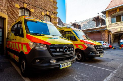 „Na szia mentő” címmel indított ovisoknak szóló programot a mentőszolgálat