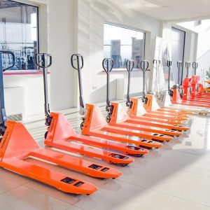 A raklapemelő evolúciója: hogyan változtatta meg az anyagmozgatást?