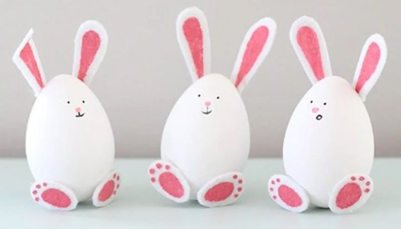 10 tojásfestő trükk, amit imádni fognak a gyerekeid