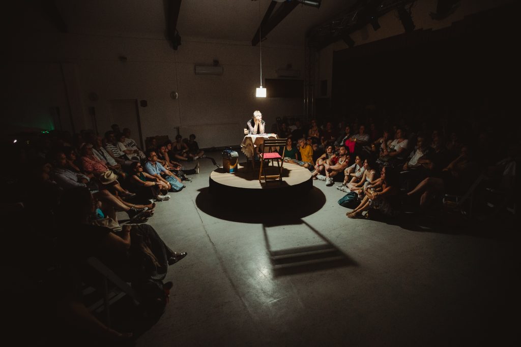 Thália elégedetten csettint Megérkeztek a Művészetek Völgye színházi programjai