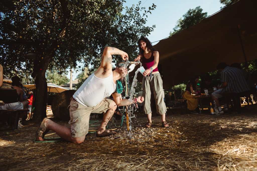 Thália elégedetten csettint Megérkeztek a Művészetek Völgye színházi programjai