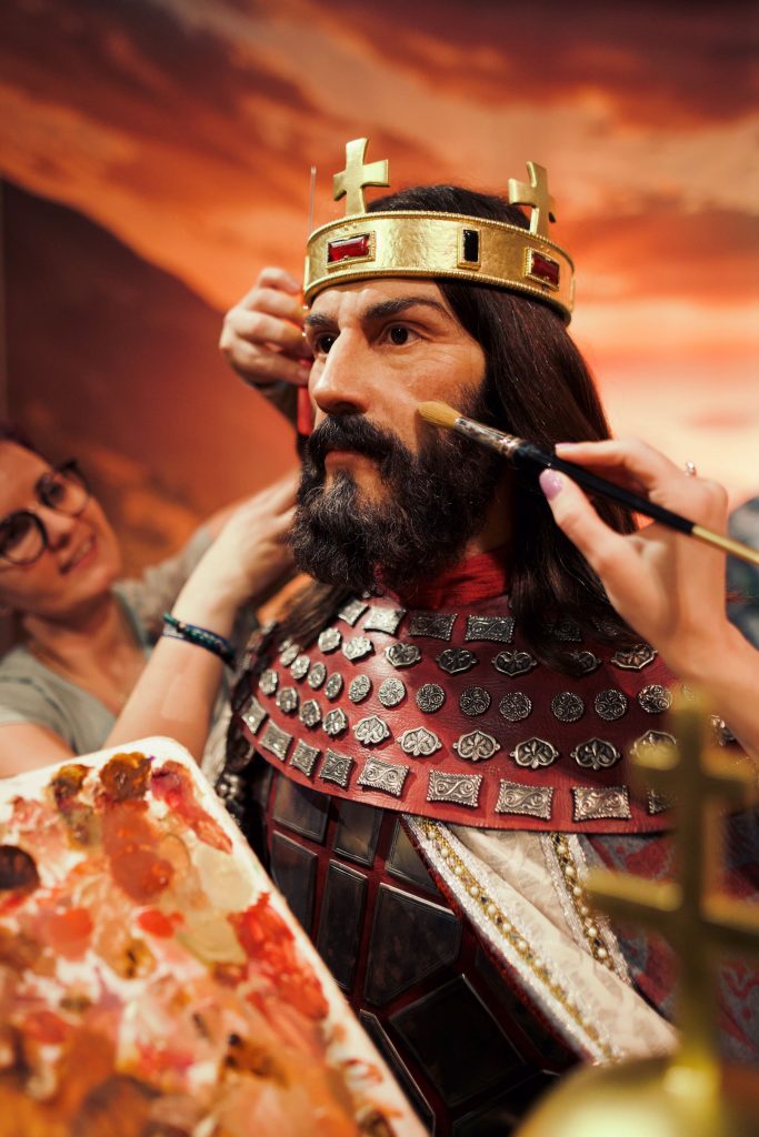 Puskás Ferenc szülinapi hangulatban, Rihanna friss ruhában, Tom Cruise pedig megszépülve várja az ünnepet a Madame Tussauds Budapest attrakcióban