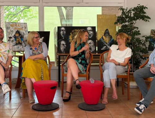 A 21. századi pedagógus: tudásátadó helyett egyre inkább értékközvetítő, mentor és navigátor kellene hogy legyen, de miként?
