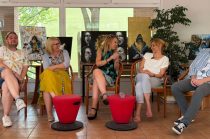 A 21. századi pedagógus: tudásátadó helyett egyre inkább értékközvetítő, mentor és navigátor kellene hogy legyen, de miként?
