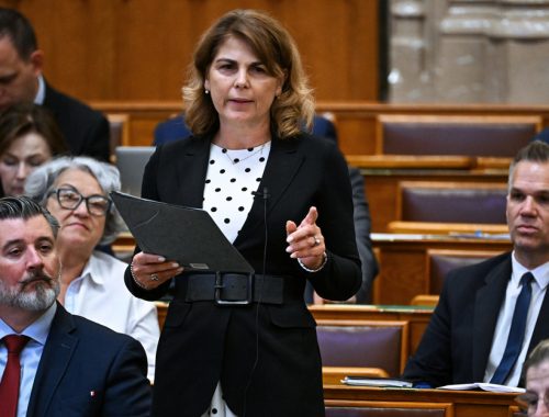 Egy tanév türelmet kér a Tisza a pedagógusoktól