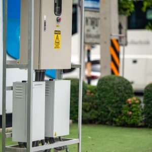 Az akkumulátoros energiatárolók szerepe a modern energiarendszerekben