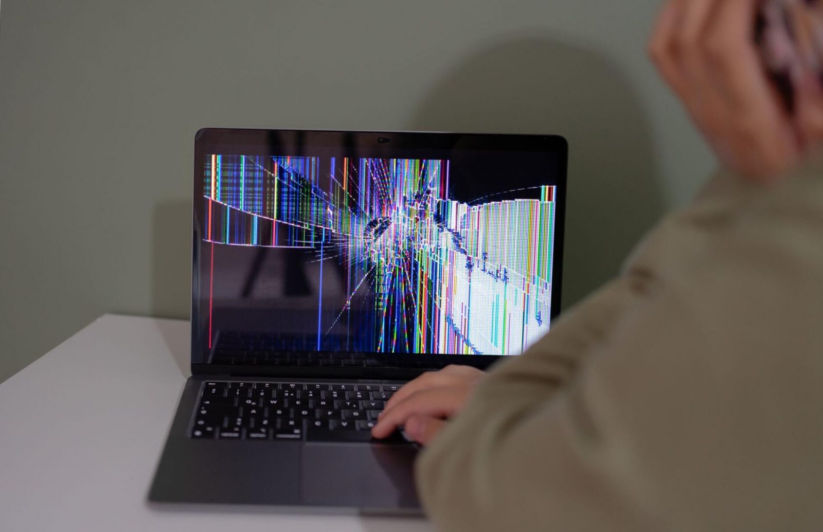 Mit tegyünk, ha betörik a laptop képernyője?
