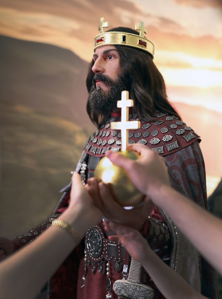 Szent István figurájával ünnepli az államalapítást a Madame Tussauds Budapest